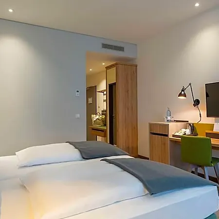 Anklamer Hof 4* אנקלאם
